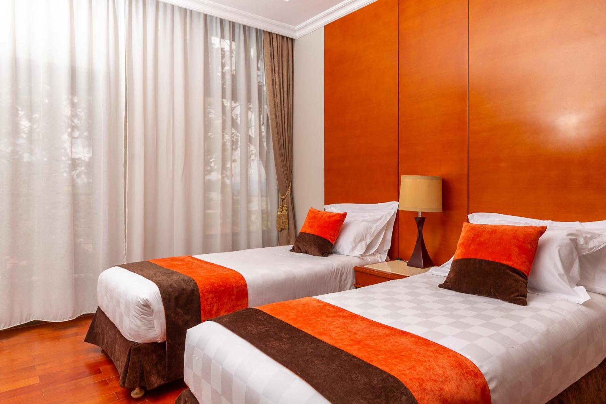 Alba Hotel Meru Extérieur photo