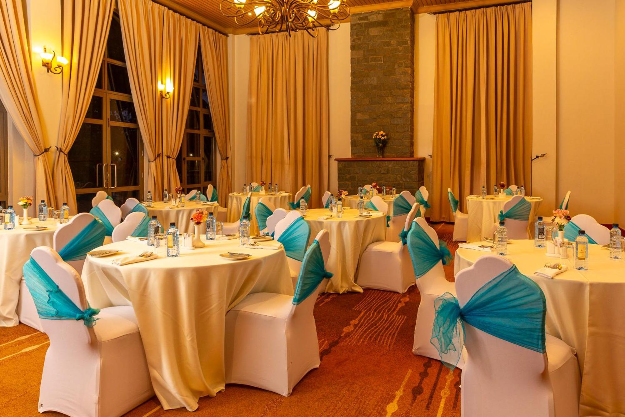 Alba Hotel Meru Extérieur photo