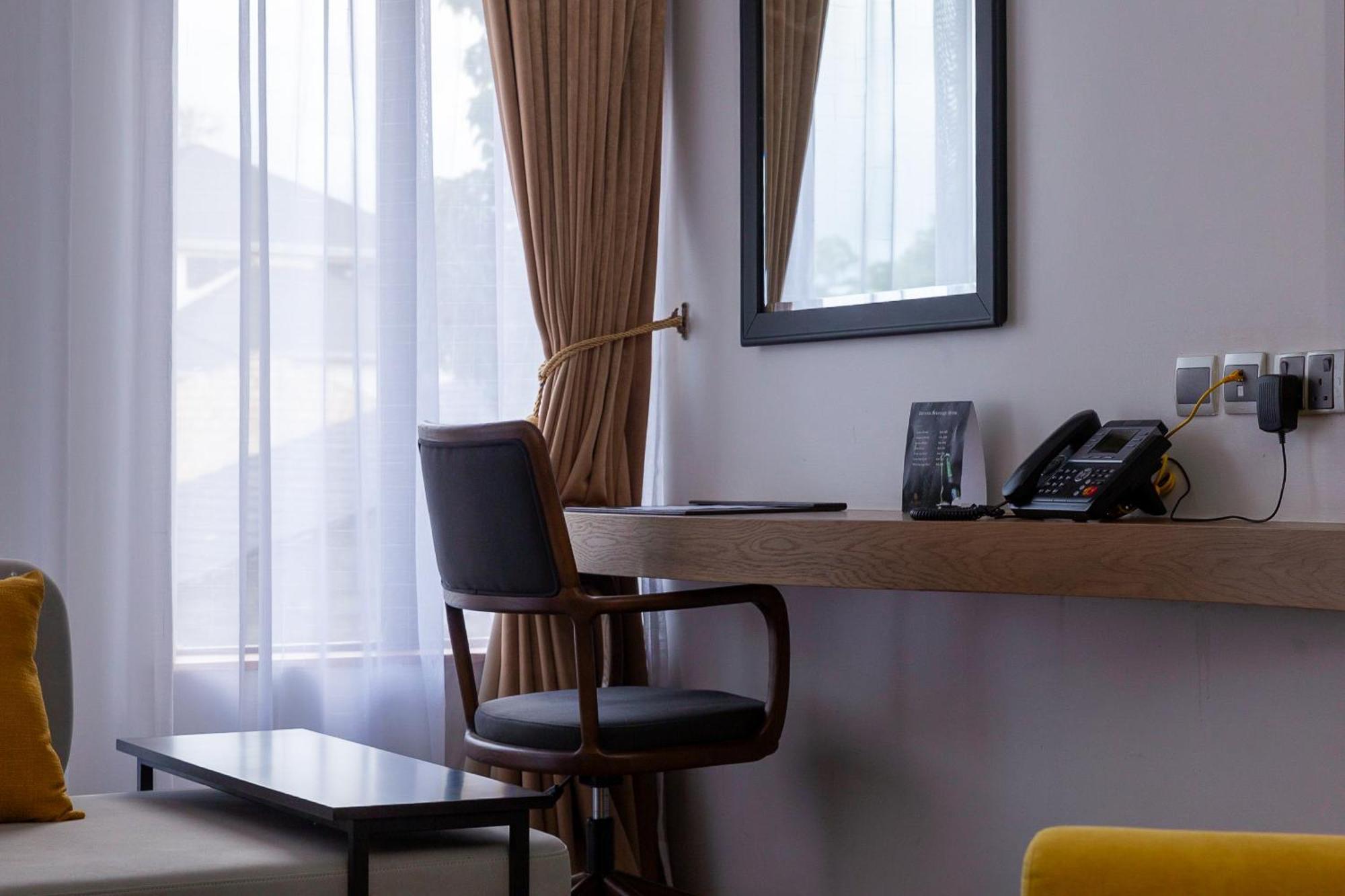 Alba Hotel Meru Extérieur photo