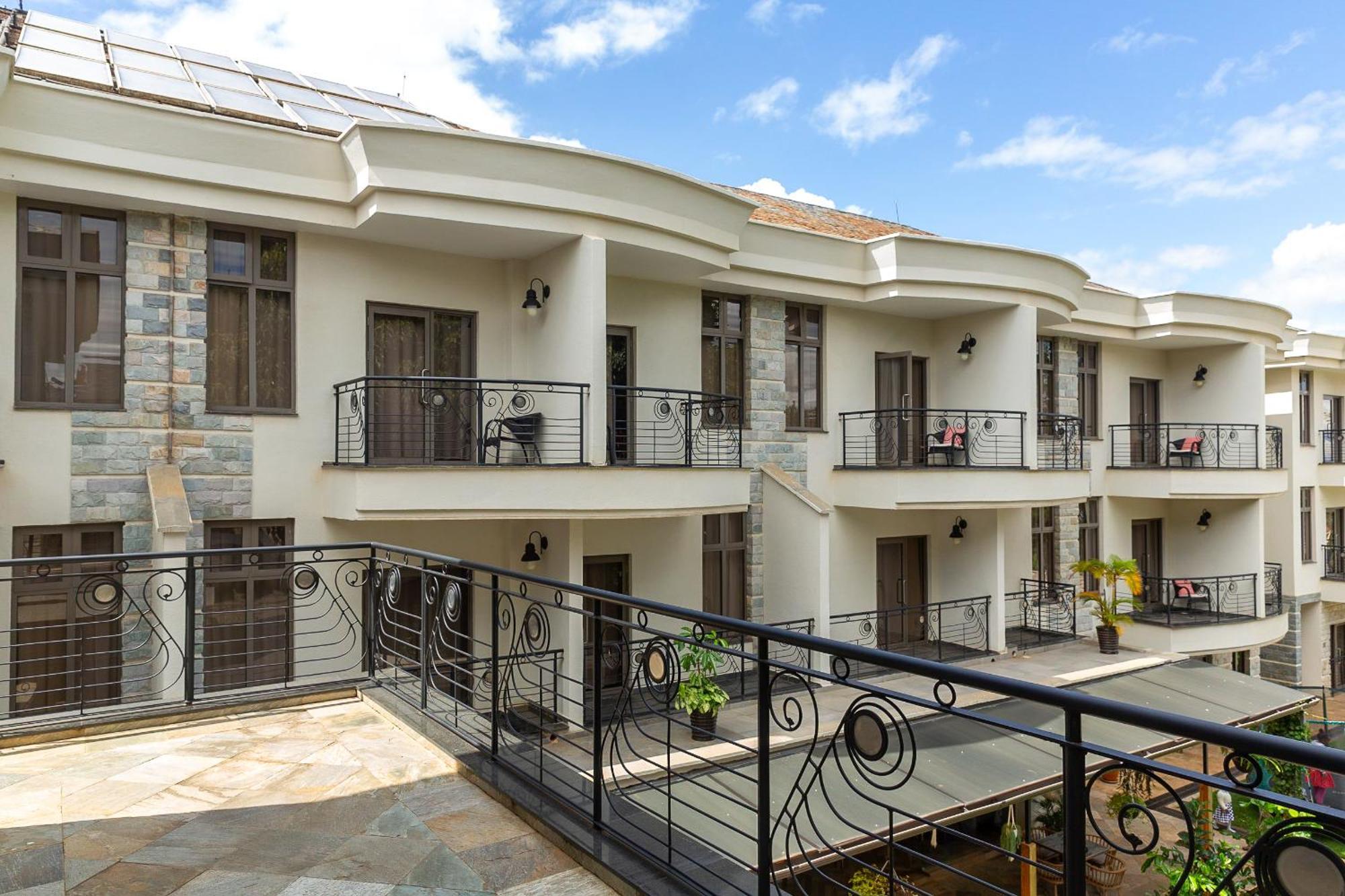 Alba Hotel Meru Extérieur photo