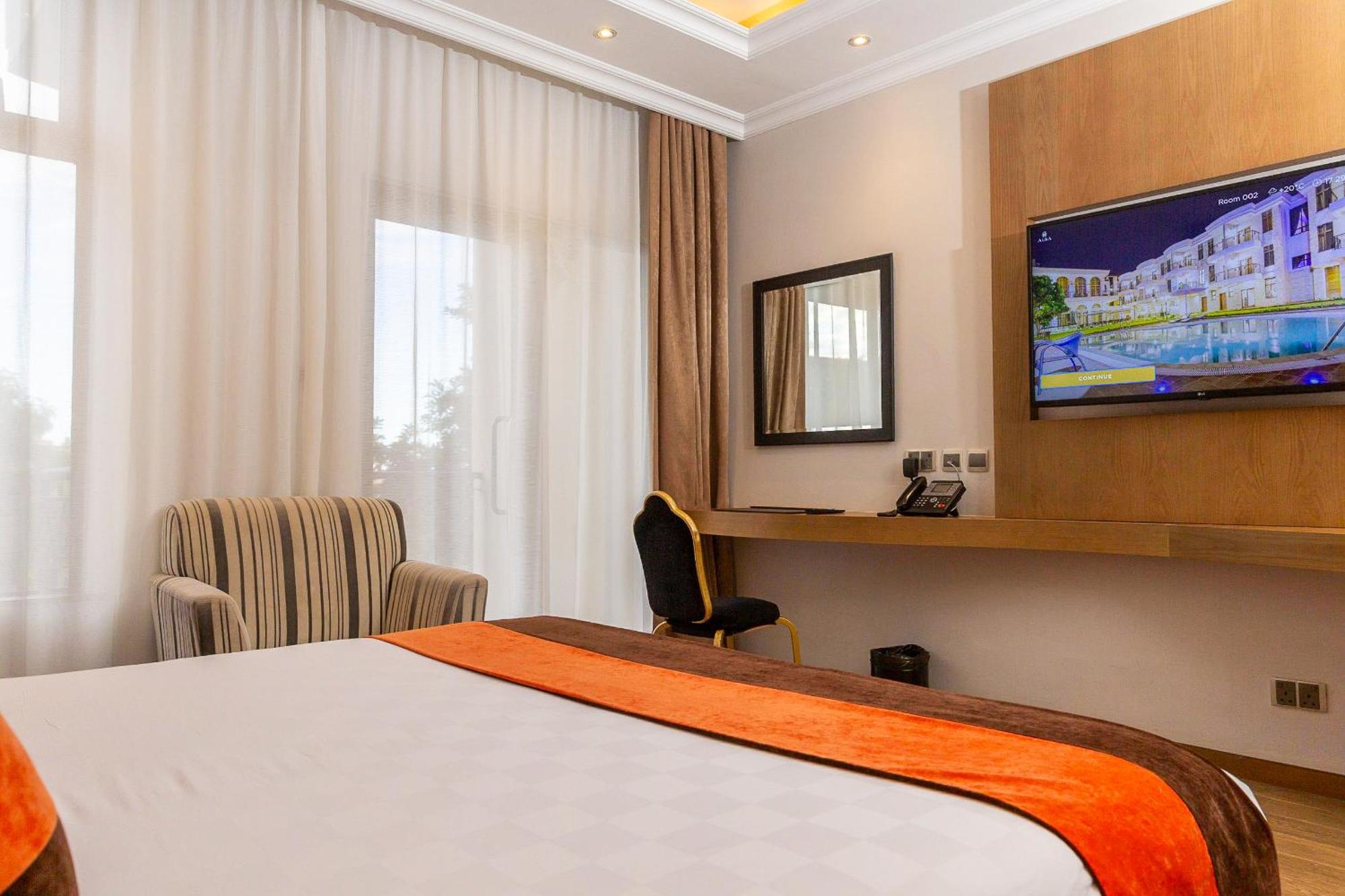 Alba Hotel Meru Extérieur photo