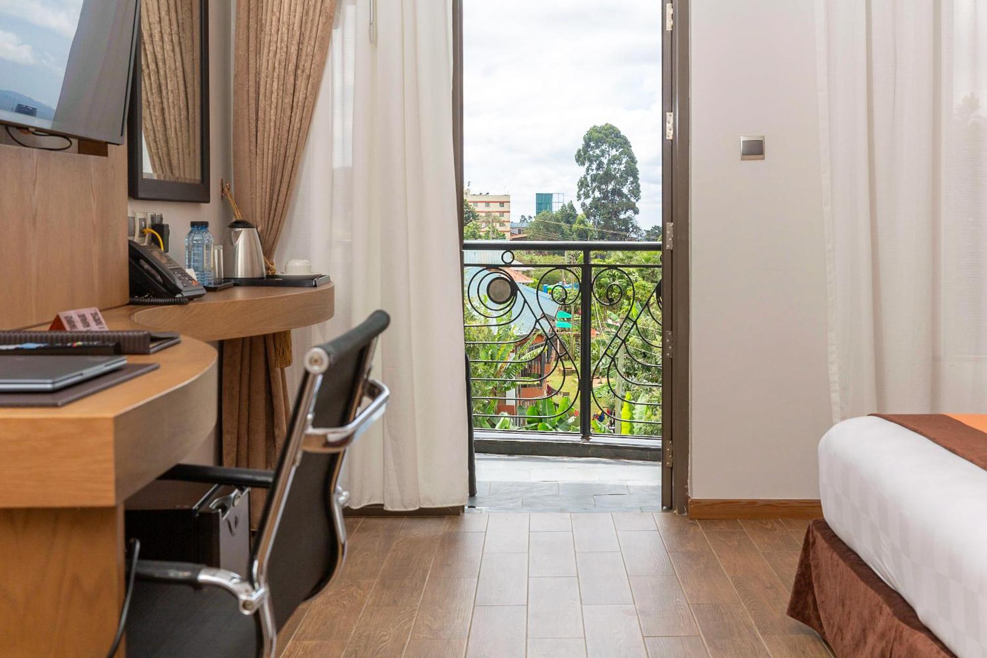Alba Hotel Meru Extérieur photo