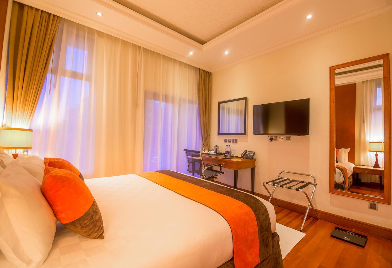 Alba Hotel Meru Chambre photo