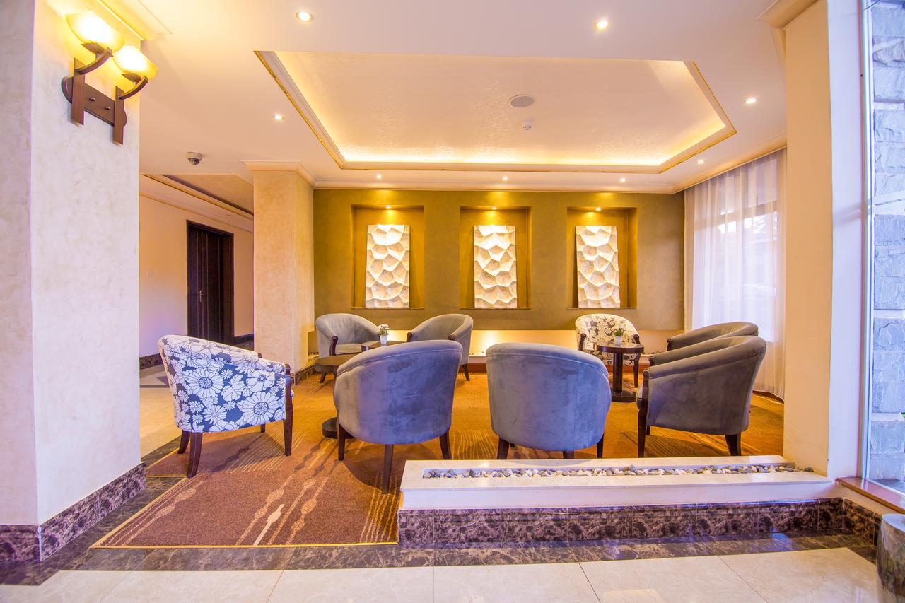 Alba Hotel Meru Extérieur photo