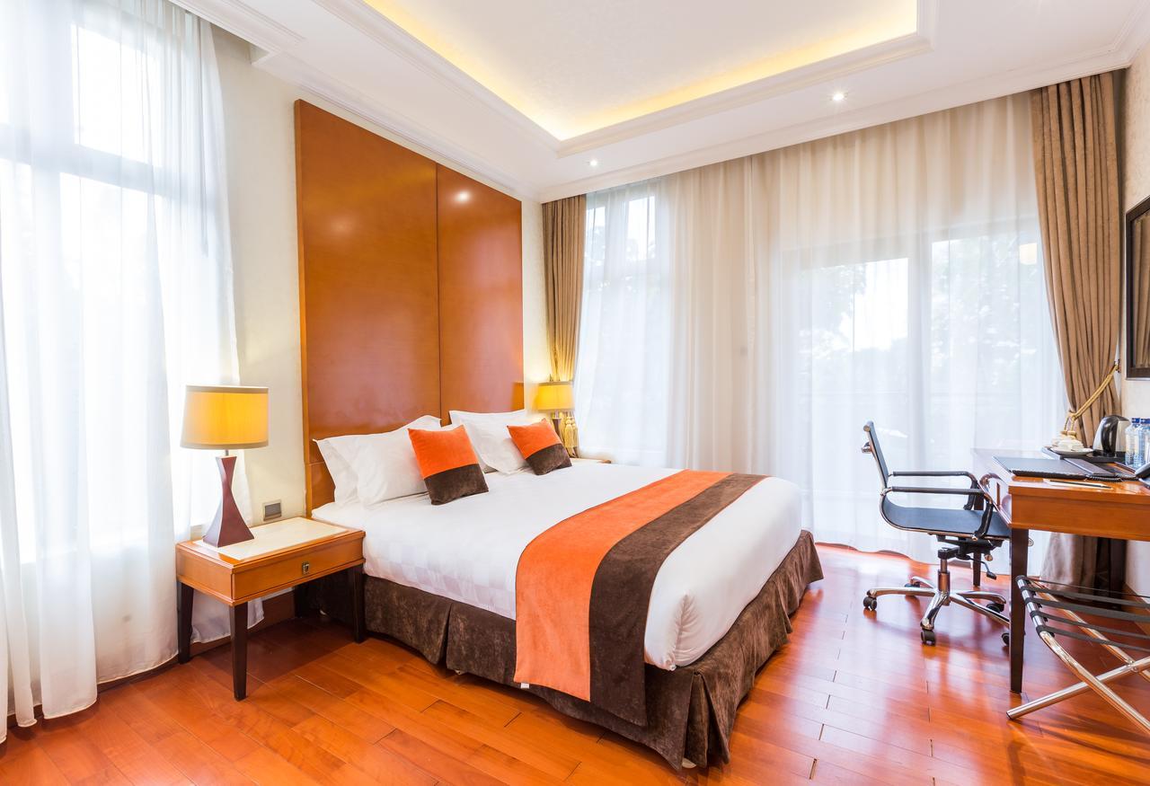 Alba Hotel Meru Extérieur photo