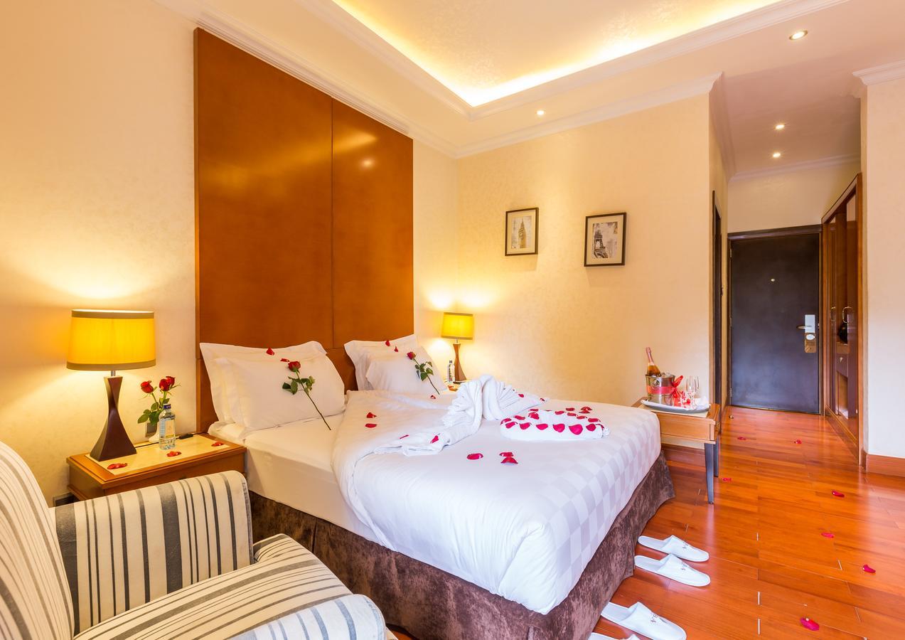 Alba Hotel Meru Extérieur photo