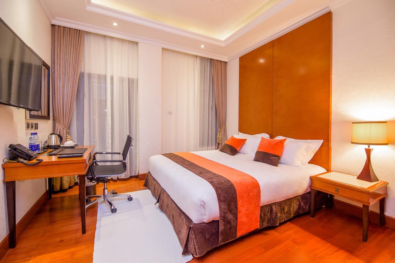 Alba Hotel Meru Extérieur photo