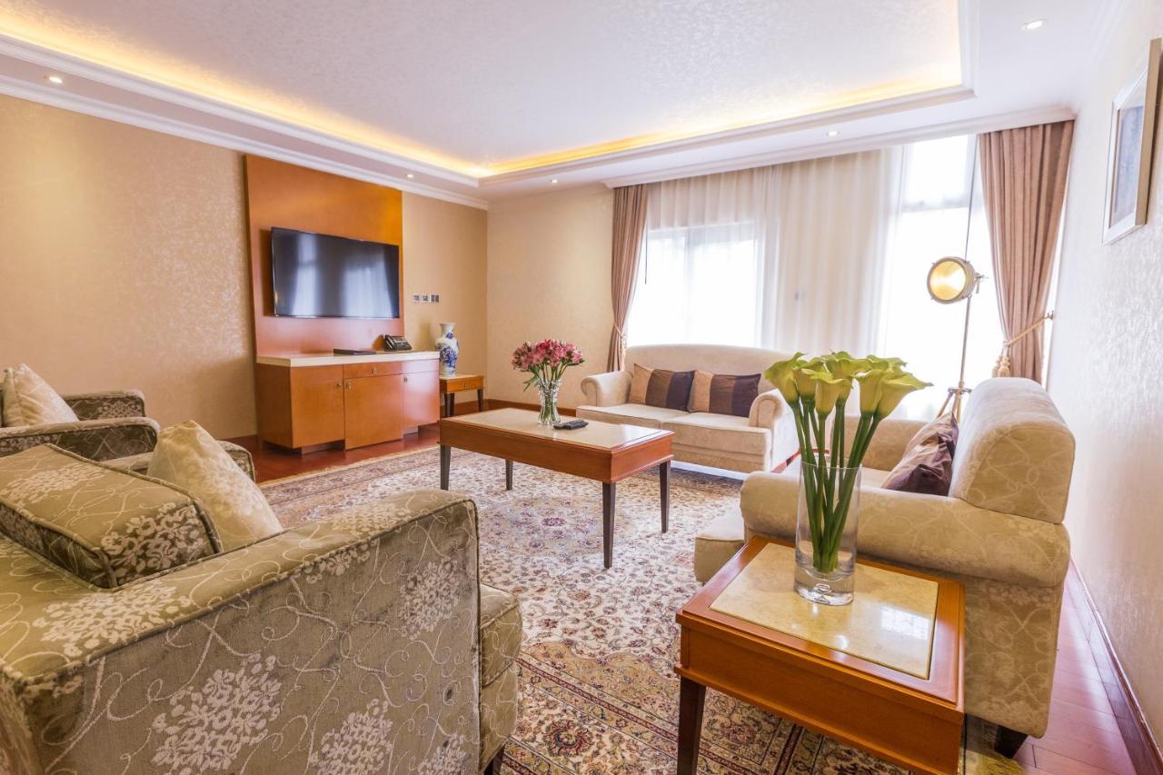 Alba Hotel Meru Extérieur photo