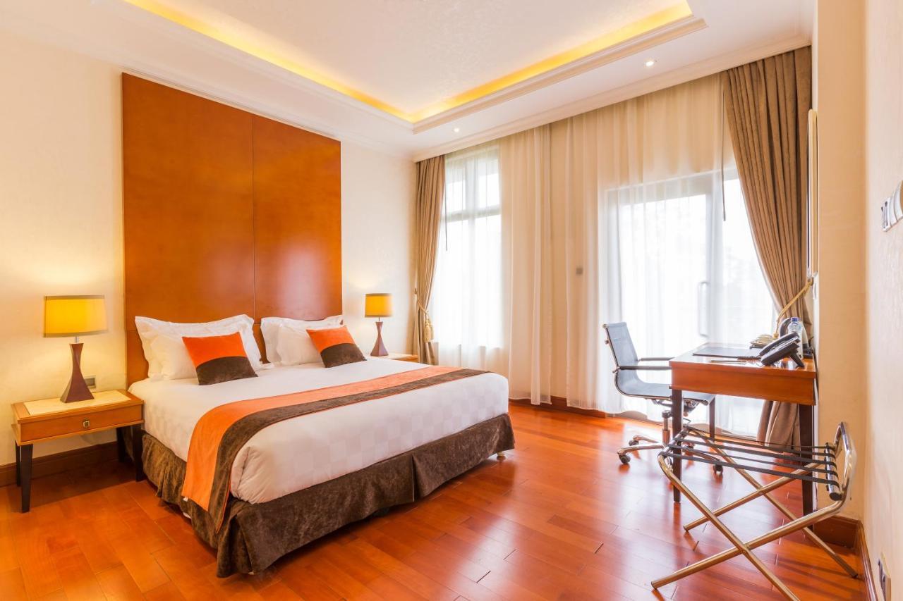 Alba Hotel Meru Extérieur photo